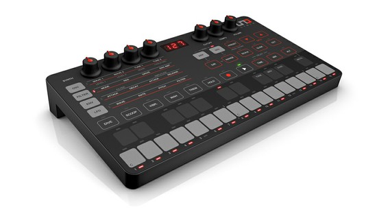 IK MultimediaUNO Synth（ウノシンセ）の画像