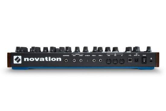 novationPEAK　和音シンセサイザーの画像