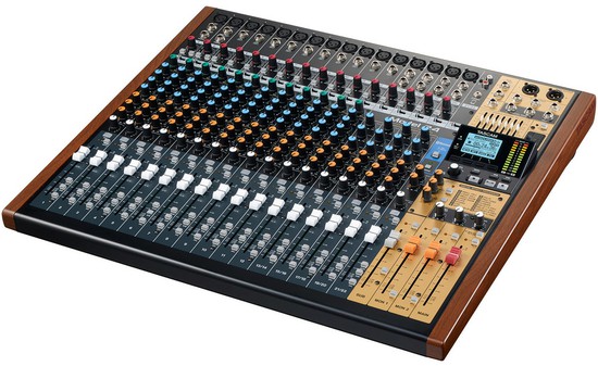 TASCAMModel 24 24トラックライブレコーディングミキサーの画像