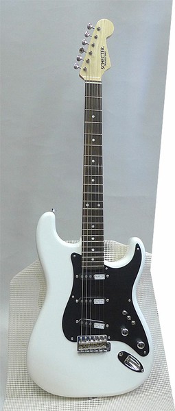 SchecterPS-ST-J/WHT/R 限定モデルの画像